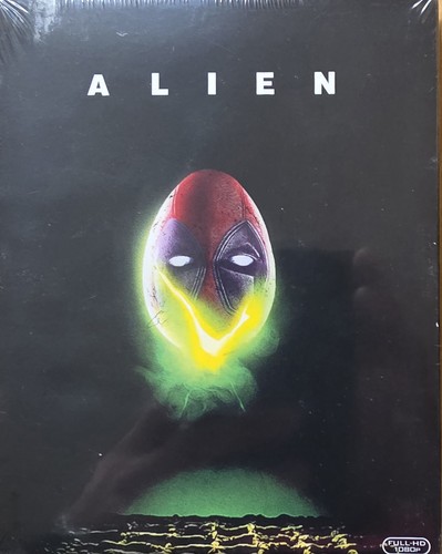 Alien deadpool photobomb - alien,